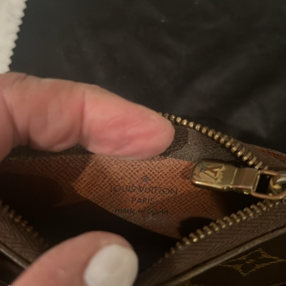 Louis Vuitton Key Pouch Monogram Coated Canvas - Picture 7 of 7